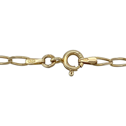 Add classic versatility to your jewellery collection with this pre-owned 9ct yellow gold open curb chain, featuring a timeless design and polished finish—perfect for everyday wear or pairing with a pendant.

Design: The chain features traditional open curb links with a smooth, flat profile, creating a clean and classic look that reflects the light beautifully.
Material: Made from 9ct yellow gold, the polished finish enhances the warm tone of the metal, giving a refined and elegant appearance.