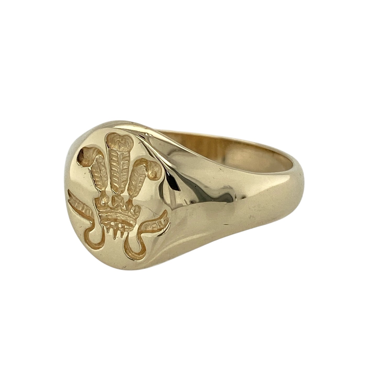Add heritage-inspired style to your jewellery collection with this pre-owned 9ct yellow gold Welsh Three Feathers signet ring, featuring a bold design and meaningful symbolism—perfect for everyday wear or statement styling.

Design: The ring showcases the iconic Welsh Three Feathers motif on an oval signet face measuring approximately 13mm high, creating a striking and recognisable focal point.