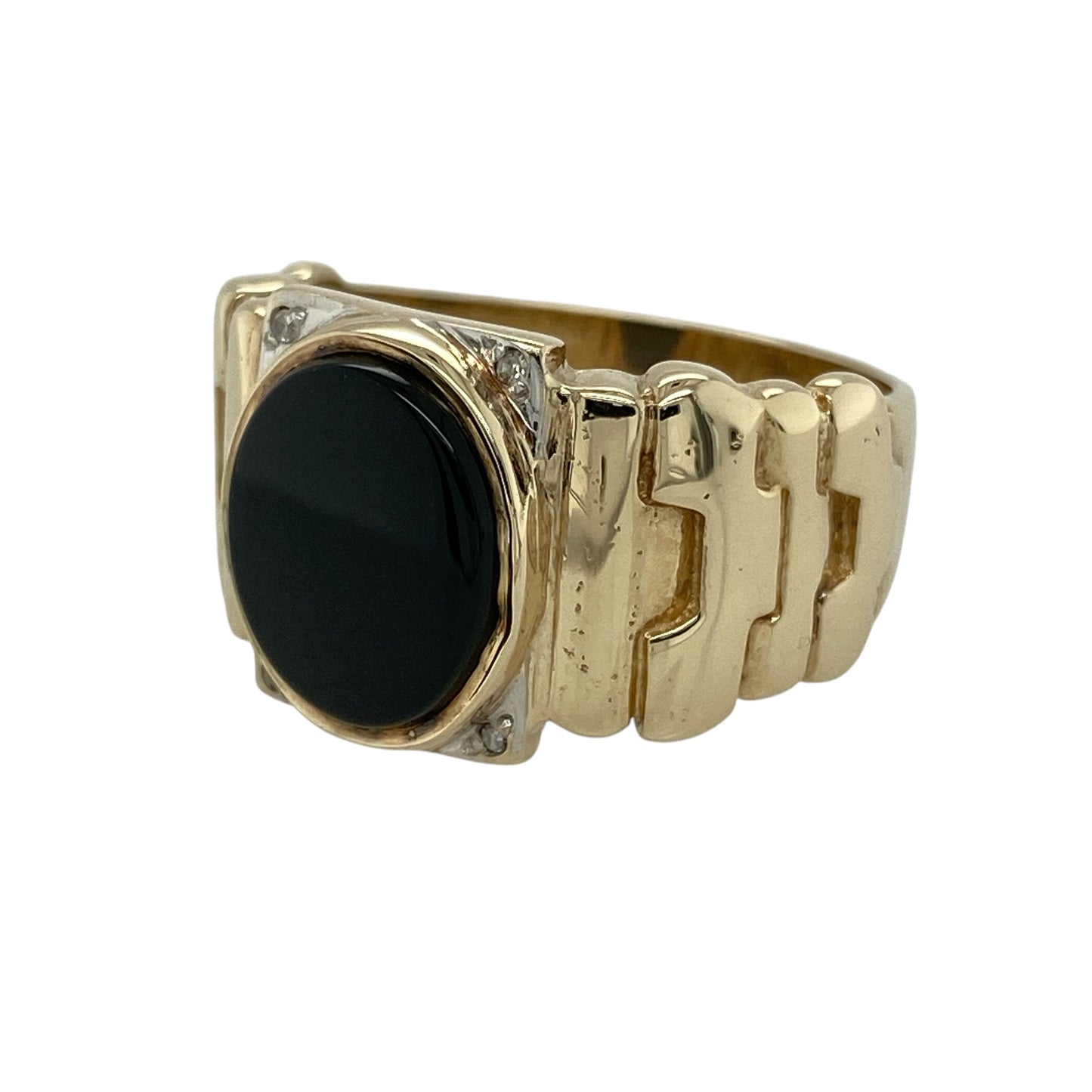 Add bold contrast and classic style to your jewellery collection with this pre-owned 9ct yellow gold diamond and onyx signet ring, featuring a striking design with timeless appeal—perfect for statement wear or everyday styling.

Design: The ring showcases a large oval onyx stone measuring approximately 12mm by 10mm, creating a strong focal point, with diamond accents adding a subtle touch of brilliance.
