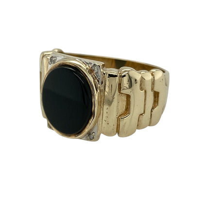 Add bold contrast and classic style to your jewellery collection with this pre-owned 9ct yellow gold diamond and onyx signet ring, featuring a striking design with timeless appeal—perfect for statement wear or everyday styling.

Design: The ring showcases a large oval onyx stone measuring approximately 12mm by 10mm, creating a strong focal point, with diamond accents adding a subtle touch of brilliance.