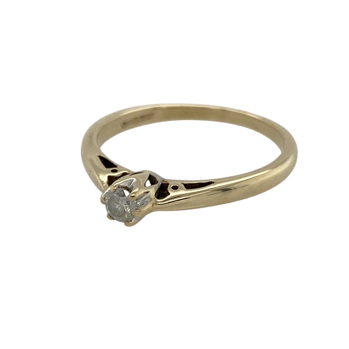 Add timeless elegance to your jewellery collection with this pre-owned 18ct yellow gold diamond solitaire ring, featuring a classic design with refined sparkle—perfect for everyday wear or special occasions.

Design: The ring showcases a single brilliant-cut diamond of approximately 0.10ct, offering a clean and sophisticated look with subtle yet eye-catching brilliance.