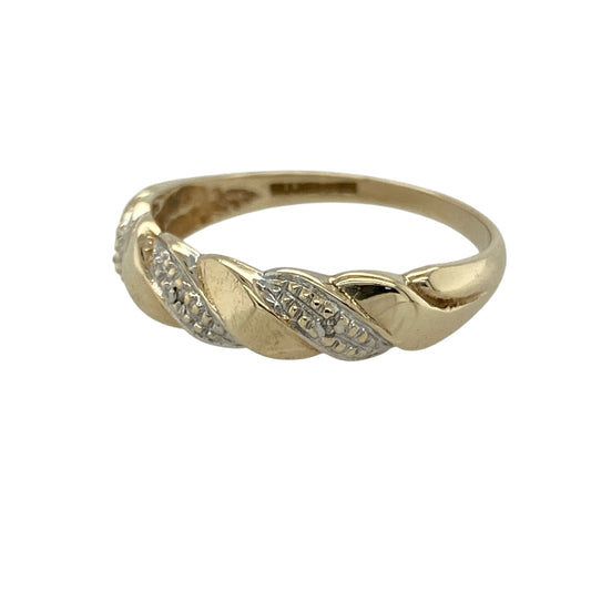 Add subtle sparkle and elegant movement to your jewellery collection with this pre-owned 9ct yellow and white gold diamond set twisted band ring, featuring a classic and versatile design—perfect for everyday wear or stacking.

Design: The ring features a twisted band style, accented with diamonds that add a refined touch of brilliance across the front.
Material: Made from 9ct yellow and white gold, the contrasting tones enhance the twist design while highlighting the sparkle of the diamonds.
