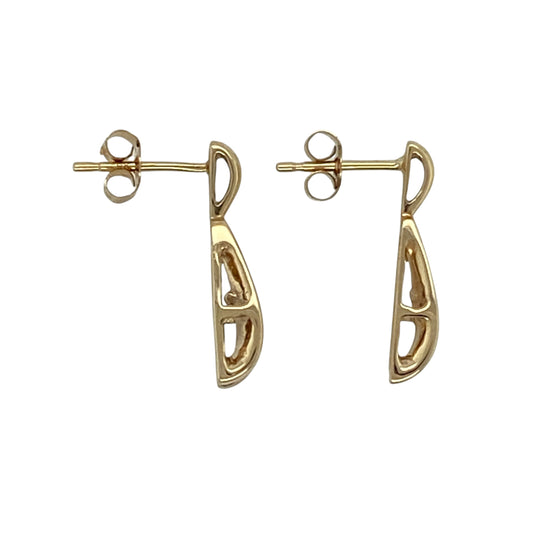 Add elegant sparkle to your jewellery collection with these pre-owned 9ct yellow gold diamond set drop earrings, featuring a timeless design with refined movement—perfect for everyday wear or special occasions.

Design: The earrings feature a classic drop style, set with diamonds that catch the light beautifully for a subtle yet eye-catching finish.
Material: Made from 9ct yellow gold, the polished finish enhances the warm tone of the metal while complementing the brilliance of the diamonds.