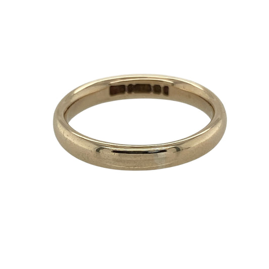 Embrace classic style and everyday comfort with this pre-owned 9ct yellow gold 3mm wedding band ring—an elegant and versatile piece perfect for marking special moments or daily wear.

Design: The ring features a 3mm wide band with a smooth, polished finish, offering a slightly broader profile while maintaining a clean and timeless look.
Material: Made from 9-carat yellow gold, the warm tone of the metal enhances its traditional appeal and enduring style.