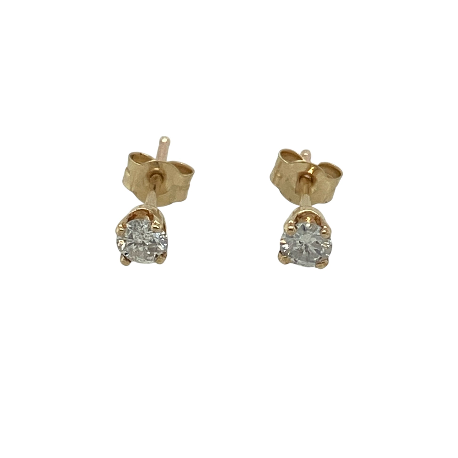 Add timeless sparkle and everyday elegance to your collection with these pre-owned 9ct yellow gold diamond set solitaire stud earrings—an essential jewellery staple with classic appeal.

Design: The earrings feature a single diamond in each stud, creating a simple and elegant solitaire style that highlights their natural brilliance.
Material: Made from 9-carat yellow gold, the polished finish enhances the warmth of the metal while complementing the sparkle of the diamonds.