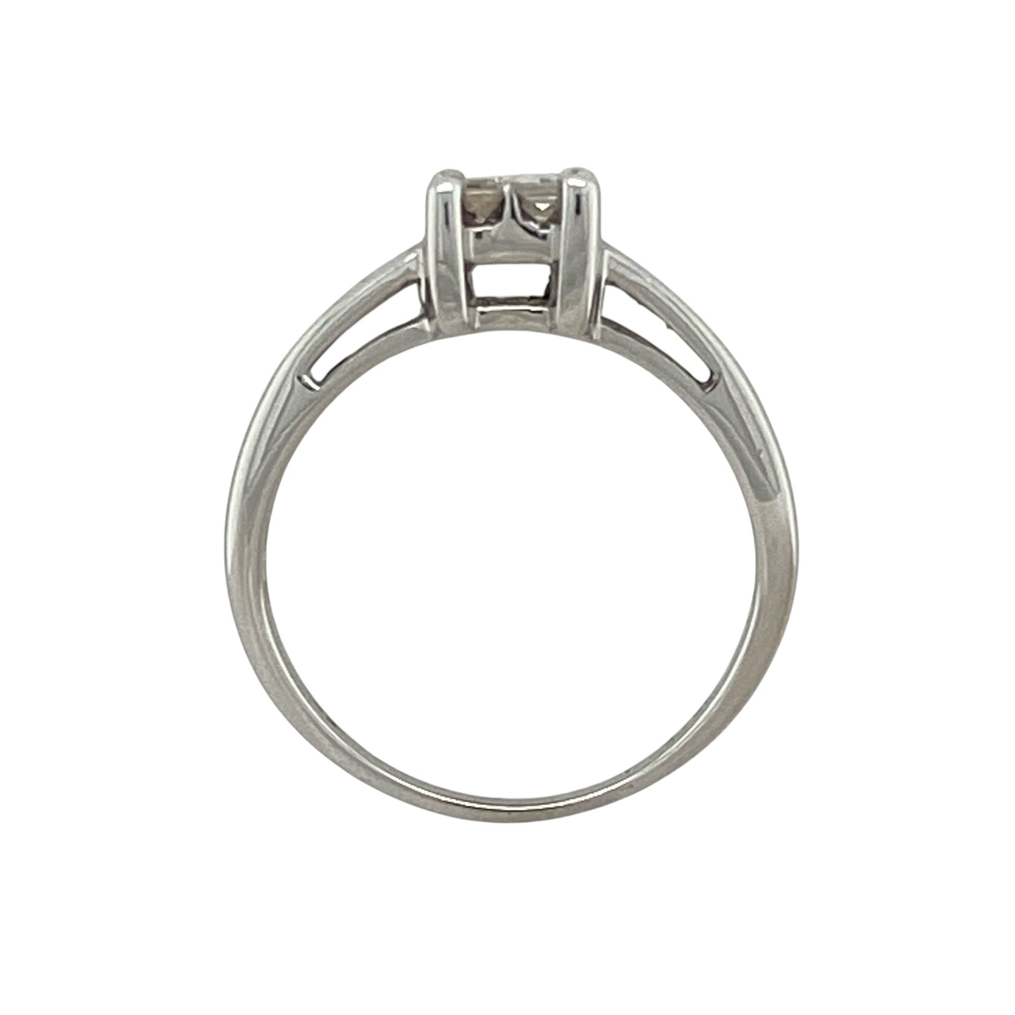18ct White Gold & Diamond Illusion Set Solitaire Ring