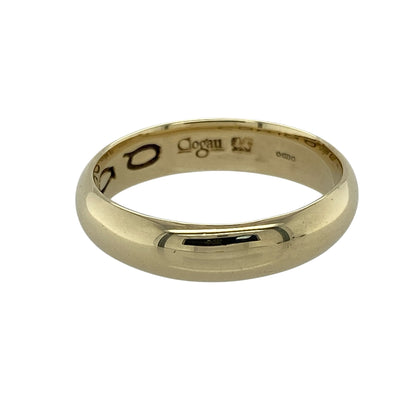 Celebrate love and timeless Welsh heritage with this pre-owned 9ct yellow gold Clogau Cariad 5mm wedding band ring—an elegant piece rich in meaning and classic style.

Design: The ring features a 5mm wide band with a smooth, polished finish, showcasing the timeless simplicity of the Cariad design, inspired by the Welsh word for “love.”
Material: Made from 9-carat yellow gold, the warm tone of the metal enhances its traditional appeal and enduring beauty.