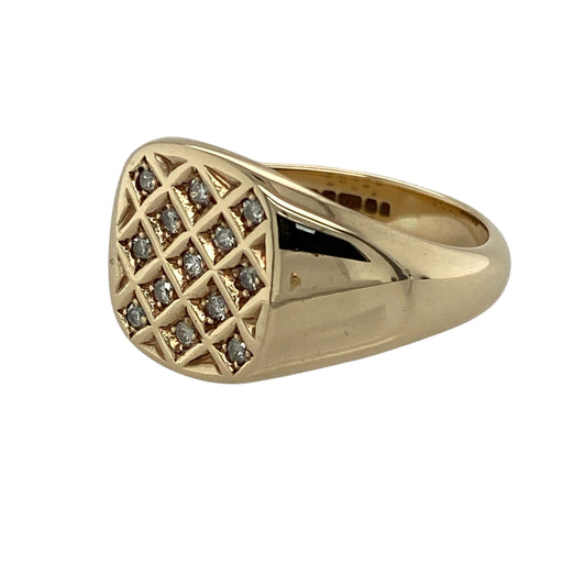 Make a bold statement with this pre-owned 9ct yellow gold diamond set cluster square signet ring—an eye-catching piece that blends classic styling with standout sparkle.

Design: The ring features a square signet face measuring approximately 13mm in height, set with a cluster of sparkling diamonds that create a bright and structured focal point.
Material: Made from 9-carat yellow gold, the polished finish enhances the warmth of the metal while complementing the brilliance of the diamonds.