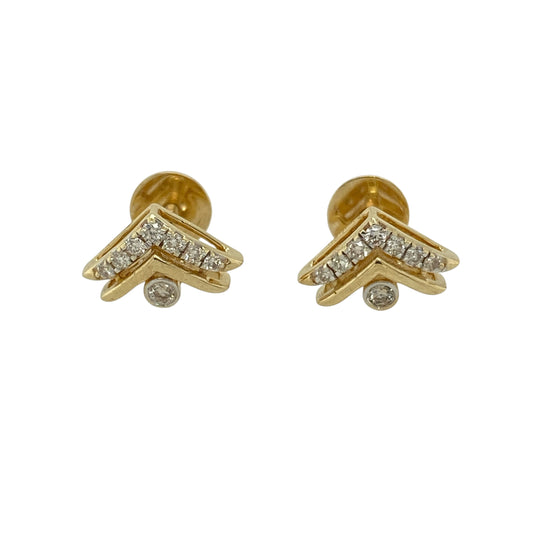 Add a touch of vintage-inspired elegance to your collection with these pre-owned 14ct yellow gold diamond set fan style stud earrings—an eye-catching pair with timeless appeal.

Design: The earrings feature a graceful fan-shaped design, set with sparkling diamonds that create a radiant, spread-out effect reminiscent of classic vintage styling.
Material: Made from 14-carat yellow gold, the polished finish enhances the warmth of the metal while complementing the brilliance of the diamonds.