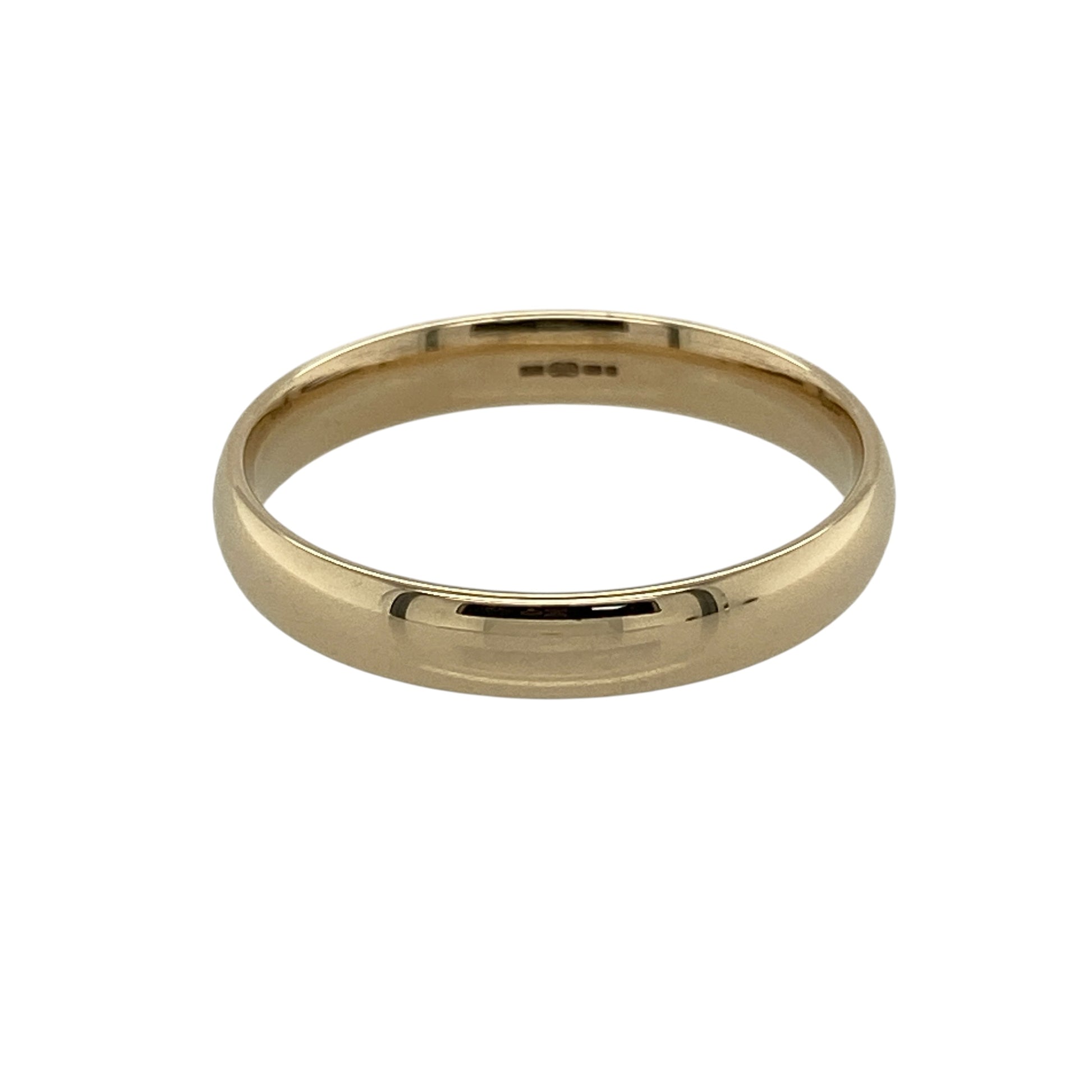 Celebrate timeless simplicity with this pre-owned 9ct yellow gold 3mm wedding band ring—an elegant and classic piece designed for everyday wear.

Design: The ring features a clean and traditional band measuring approximately 3mm in width, offering a smooth and understated look that never goes out of style.
Material: Made from 9-carat yellow gold, the polished finish enhances the warm tone of the metal and provides a refined shine.