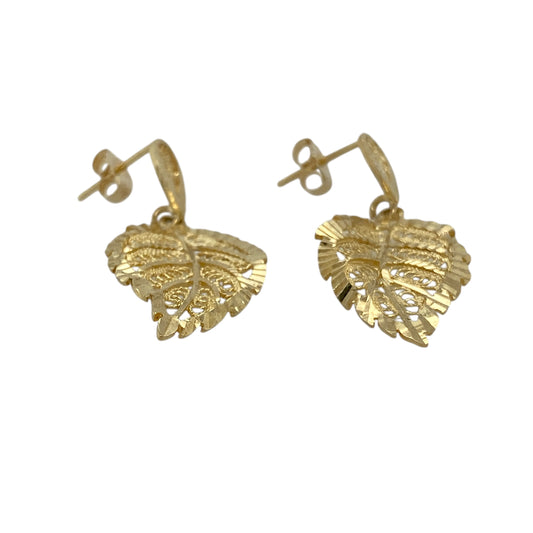 Add elegant detail and graceful movement to your collection with these pre-owned 9ct yellow gold filigree open patterned leaf drop earrings—an eye-catching pair with timeless appeal.

Design: The earrings feature a delicate leaf-inspired shape with an open filigree pattern, creating a light, intricate design that beautifully catches the light.
Material: Made from 9-carat yellow gold, the polished finish enhances the warmth of the metal while highlighting the fine detailing of the filigree work.