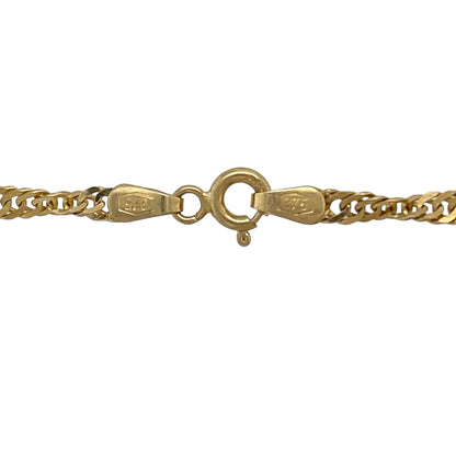 Add elegant movement and timeless style to your collection with this pre-owned 9ct yellow gold Singapore chain—an effortlessly stylish piece with classic appeal.

Design: The chain features a distinctive Singapore link design, known for its twisted, diamond-cut finish that creates a fluid and light-catching effect.
Material: Made from 9-carat yellow gold, the polished finish enhances the warm tone of the metal while highlighting the intricate link pattern.