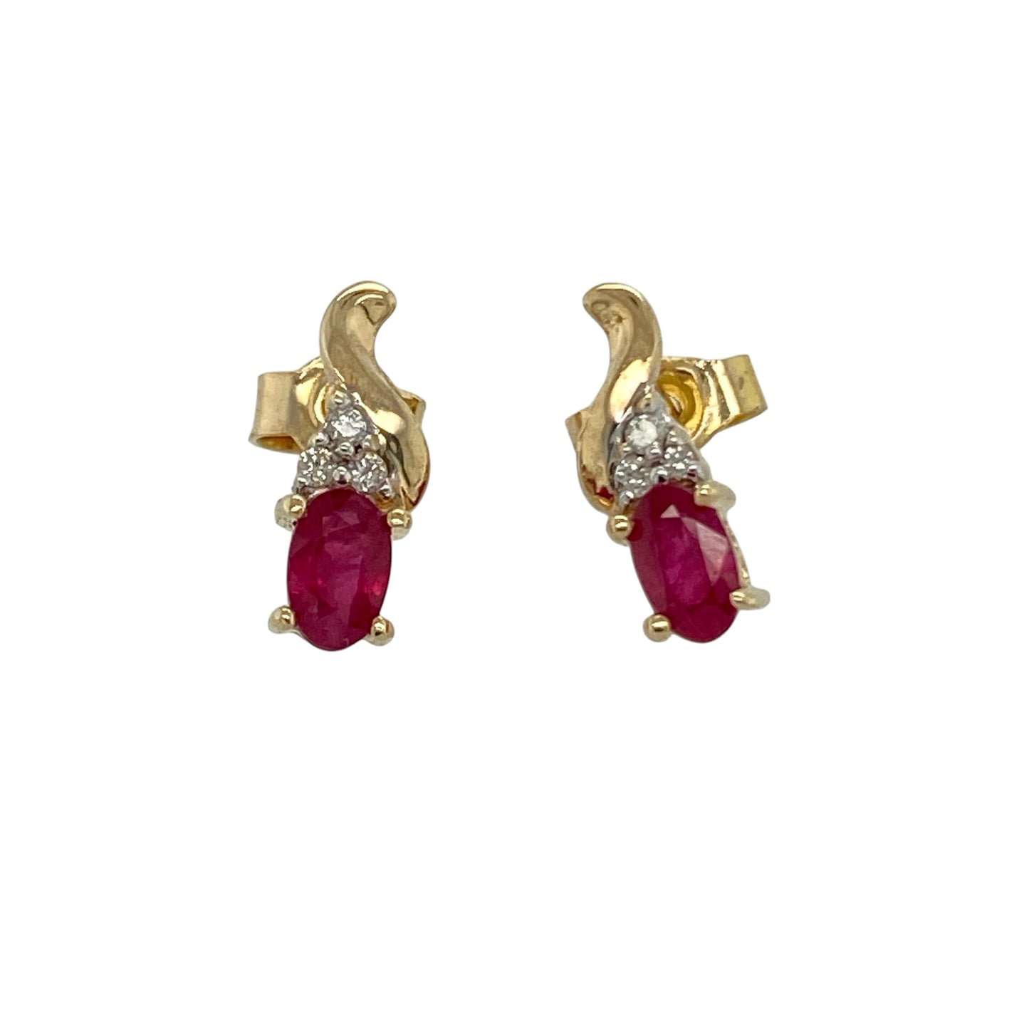 Add a touch of rich colour and timeless sparkle to your collection with these pre-owned 9ct yellow gold diamond and ruby set stud earrings—an elegant pair with classic appeal.

Design: The earrings feature oval ruby gemstones measuring approximately 5mm by 3mm, complemented by sparkling diamond accents that enhance their deep red tone and create a refined, eye-catching finish.