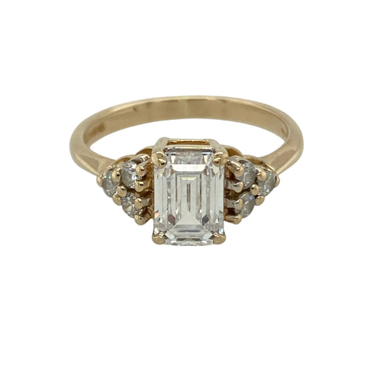 9ct Gold & Cubic Zirconia Set Ring