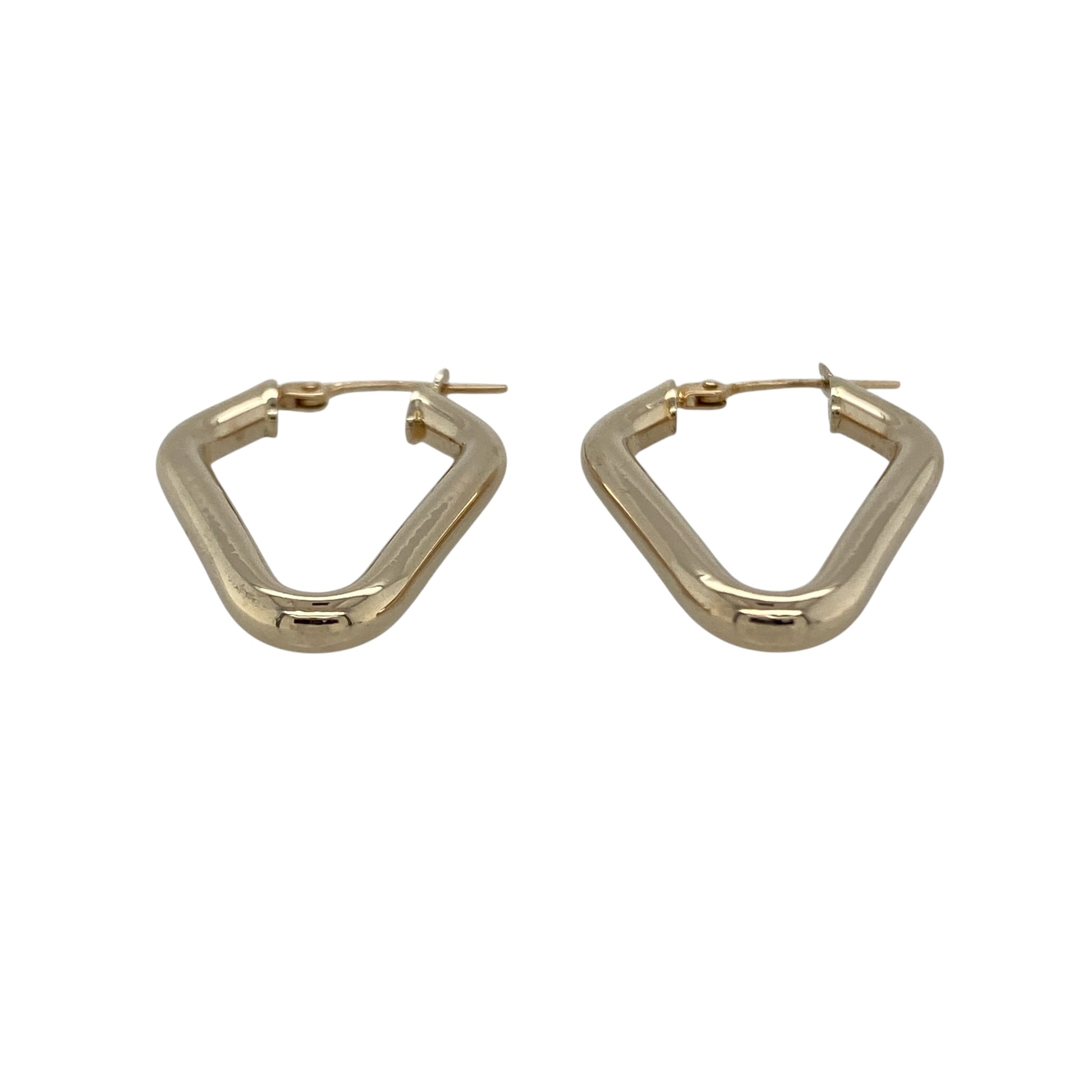 Bring sleek simplicity and modern elegance to your collection with these pre-owned 9ct yellow gold diamond shape plain creole earrings, offering a clean silhouette with timeless appeal—perfect for everyday wear or effortless styling.

Design: The earrings feature a diamond-shaped creole hoop design with smooth, plain surfaces, creating a sharp and contemporary look while maintaining classic elegance.
