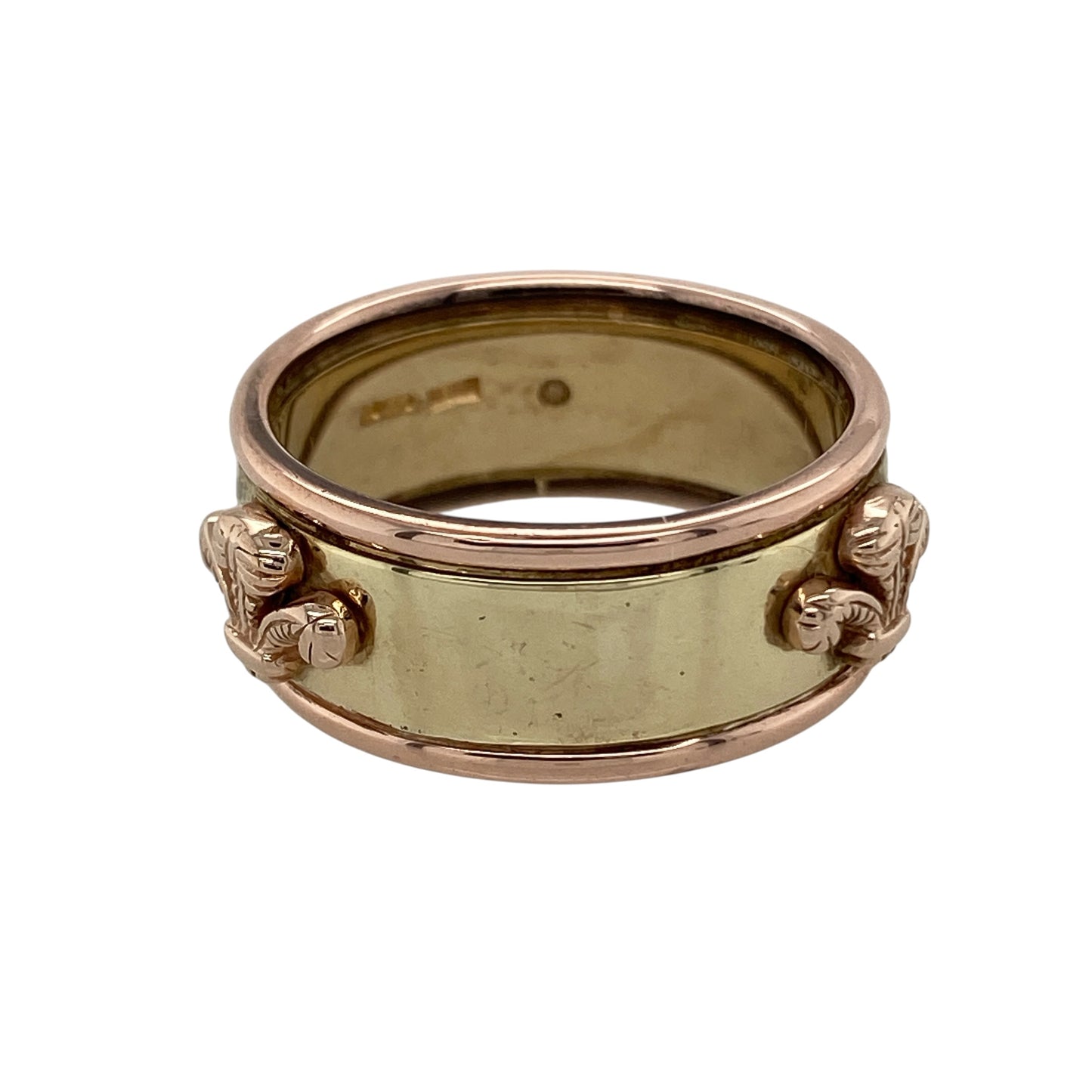 Bring heritage style and bold character to your collection with this pre-owned 9ct yellow and rose gold Welsh Three Feathers band ring, featuring a distinctive design with symbolic meaning—perfect for everyday wear or as a standout statement piece.

Design: The ring features the iconic Welsh Three Feathers motif across a wide band measuring approximately 9mm, creating a strong and recognisable design with detailed engraving.
