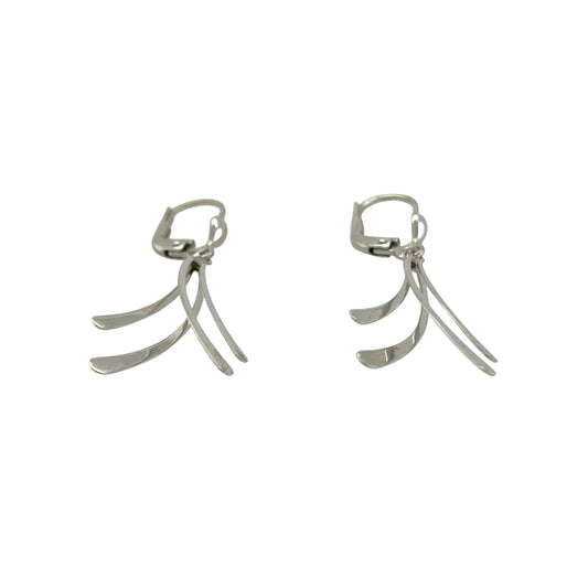 Bring graceful movement and elegant simplicity to your collection with these pre-owned 9ct white gold fan style drop earrings, featuring a delicate design with timeless appeal—perfect for both everyday wear and special occasions.

Design: The earrings feature a fan-shaped drop design, offering a soft, flowing silhouette that adds subtle movement and a refined finish.