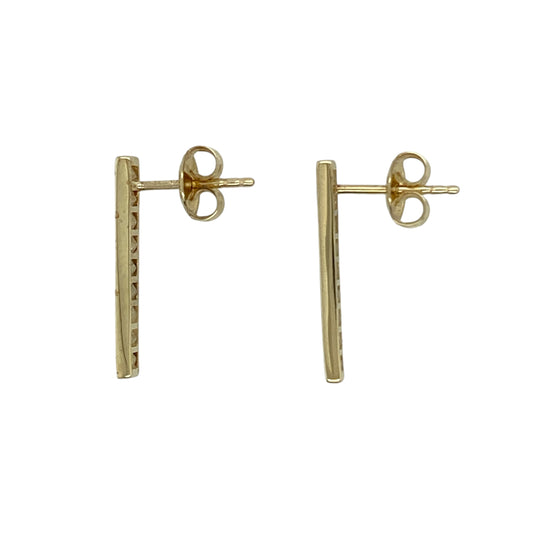Bring sleek sparkle and modern style to your collection with these pre-owned 9ct yellow gold cubic zirconia bar stud earrings, featuring a clean linear design with timeless appeal—perfect for everyday wear or effortless styling.

Design: The earrings feature a bar-style design set with sparkling cubic zirconia stones, creating a neat and contemporary look with subtle brilliance.