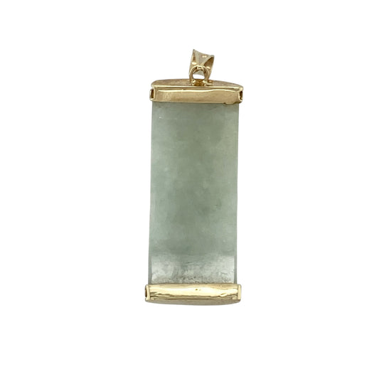 Bring elegant heritage style and natural beauty to your collection with this pre-owned 9ct yellow gold jade curved bar pendant, featuring an oriental-inspired design with timeless appeal—perfect for everyday wear or a meaningful gift.

Design: The pendant features a gently curved bar of jade, showcasing smooth lines and a classic oriental style that highlights the natural beauty of the stone.