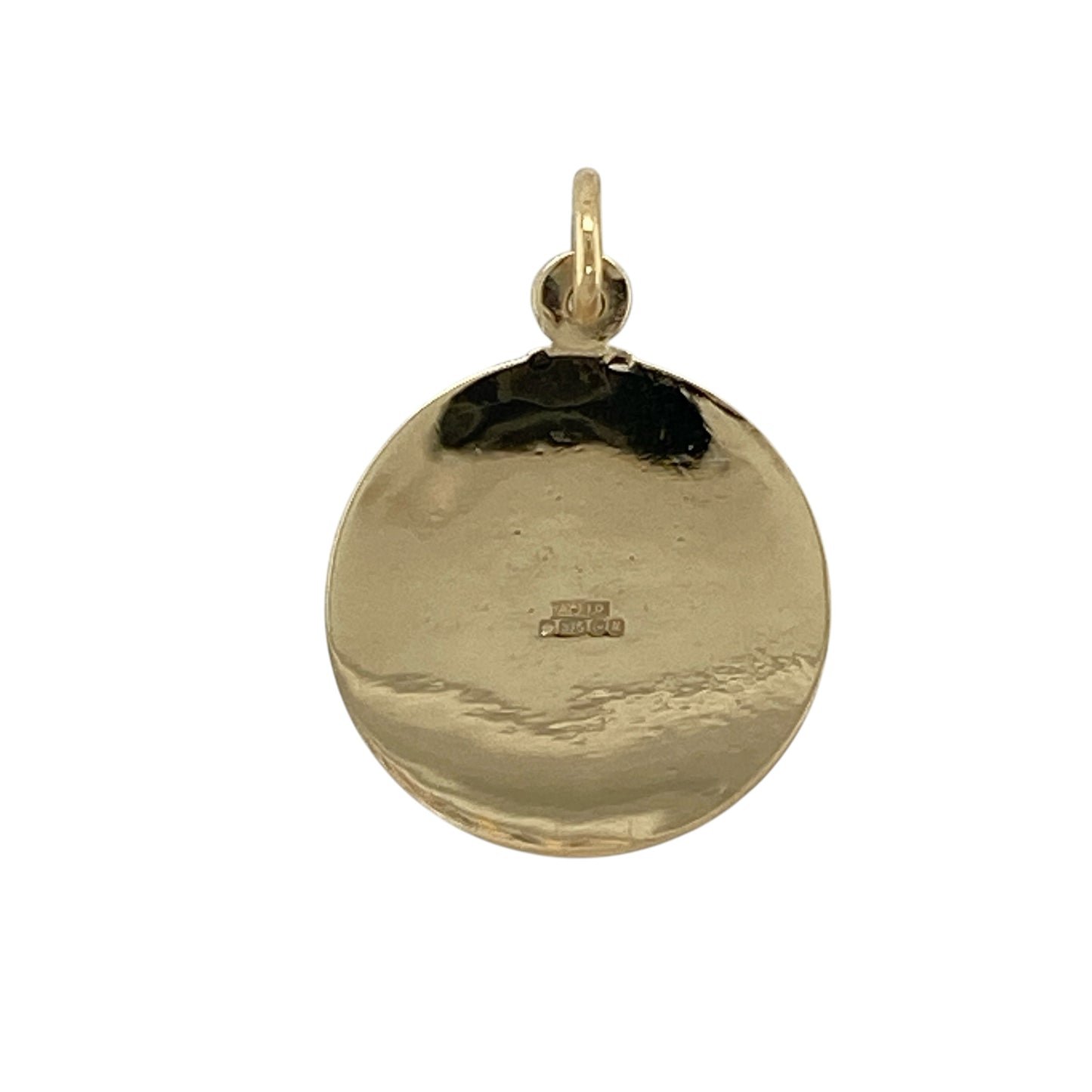 Bring timeless symbolism and classic simplicity to your collection with this pre-owned 9ct yellow gold St Christopher pendant, featuring a traditional round design with meaningful appeal—perfect for everyday wear or a thoughtful gift.

Design: The pendant showcases a classic round St Christopher motif, offering a clean and recognisable design with subtle detailing.
Material: Made from 9-carat yellow gold, the polished finish enhances the detail while providing a warm and traditional appearance.