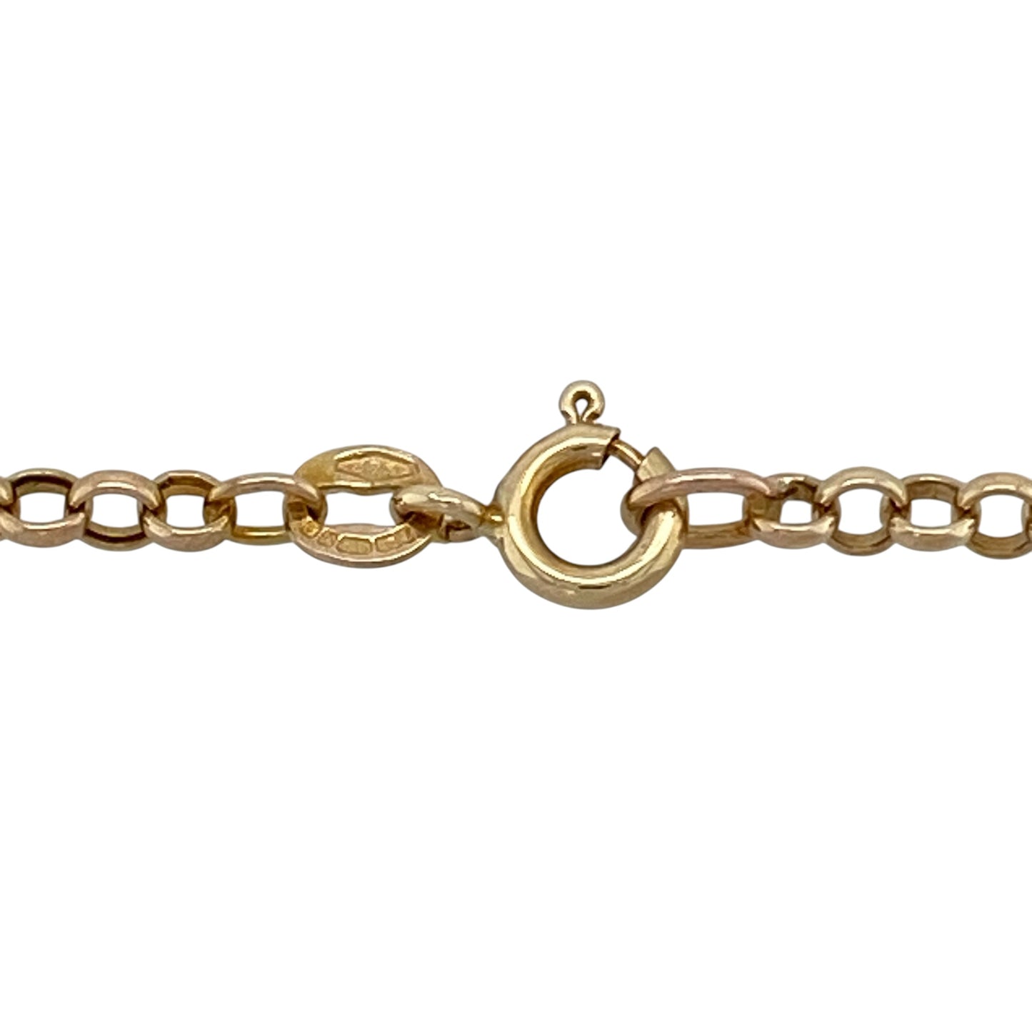 Bring classic simplicity and everyday versatility to your collection with this pre-owned 9ct yellow gold belcher chain, featuring a timeless design with a refined profile—perfect for wearing alone or pairing with a pendant.

Design: The chain features a traditional belcher link pattern with a width of approximately 2.5mm, offering rounded, uniform links that create a smooth and balanced look.