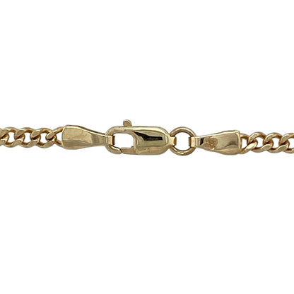 Bring classic style and versatile length to your collection with this pre-owned 9ct yellow gold curb chain, featuring a timeless design with everyday appeal—perfect for wearing alone or layering.

Design: The chain features a traditional curb link pattern with a width of approximately 2mm, offering a neat and balanced look that sits comfortably against the neckline.
Material: Made from 9-carat yellow gold, the polished finish enhances the smooth links, creating a warm and classic appearance.