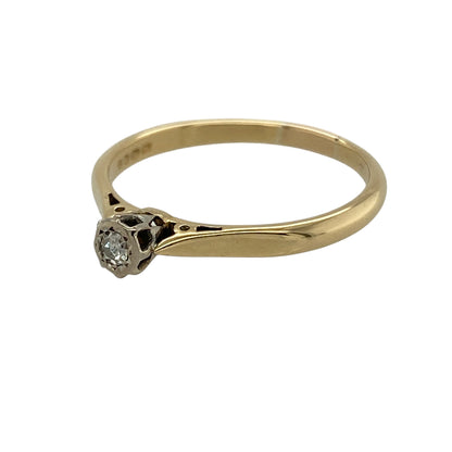 Bring timeless elegance and classic sparkle to your collection with this pre-owned 18ct yellow gold brilliant cut diamond solitaire ring, featuring a refined design with enduring appeal—perfect for special occasions or everyday sophistication.

Design: The ring showcases a single brilliant cut diamond in a classic solitaire setting, creating a clean and elegant focal point that highlights the natural brilliance of the stone.