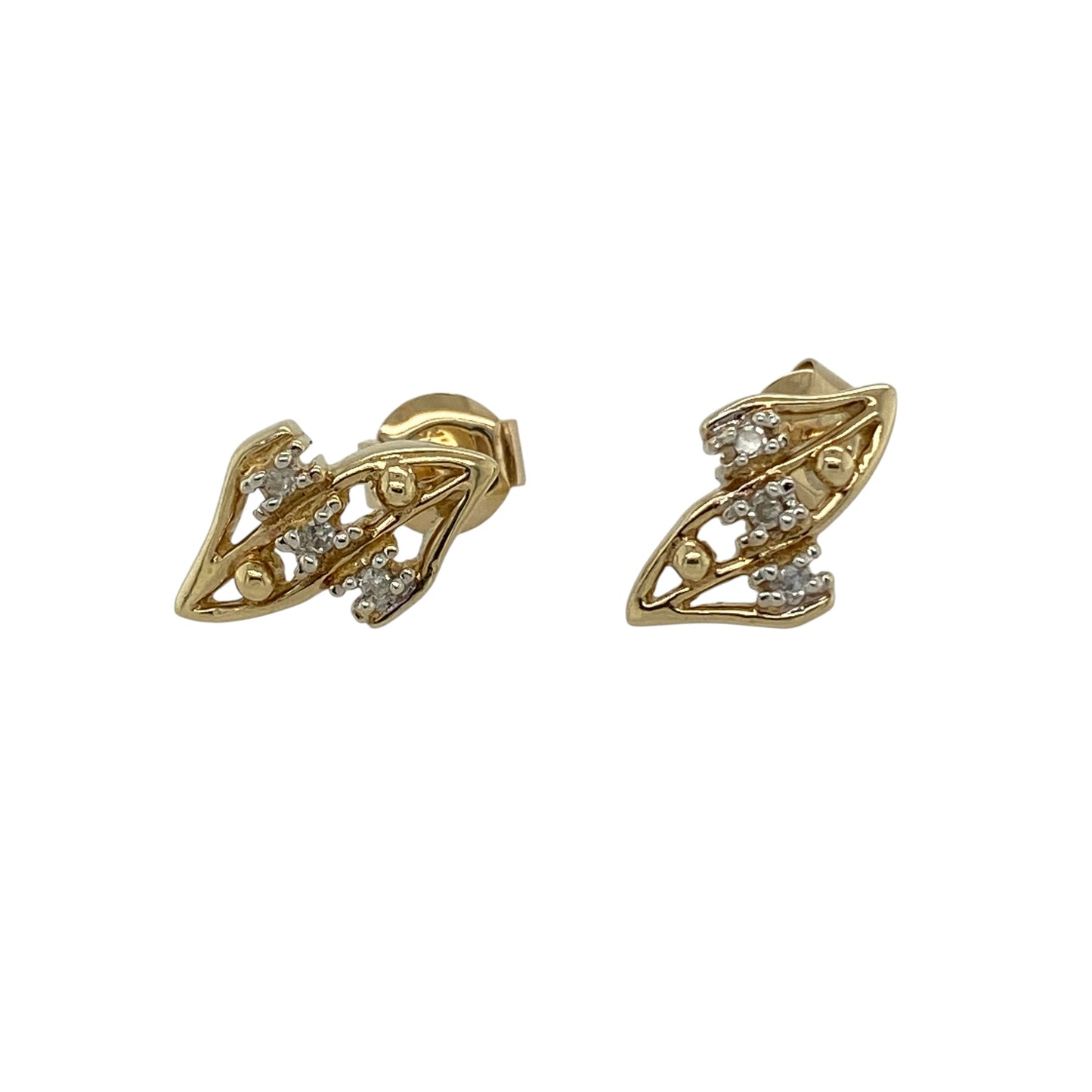 Bring delicate sparkle and nature-inspired elegance to your collection with these pre-owned 9ct yellow gold diamond set open leaf style stud earrings, featuring a graceful design with timeless appeal—perfect for everyday wear or special occasions.

Design: The earrings feature an open leaf-inspired shape, accented with three small diamonds in each stud, creating a light and elegant look with subtle sparkle.