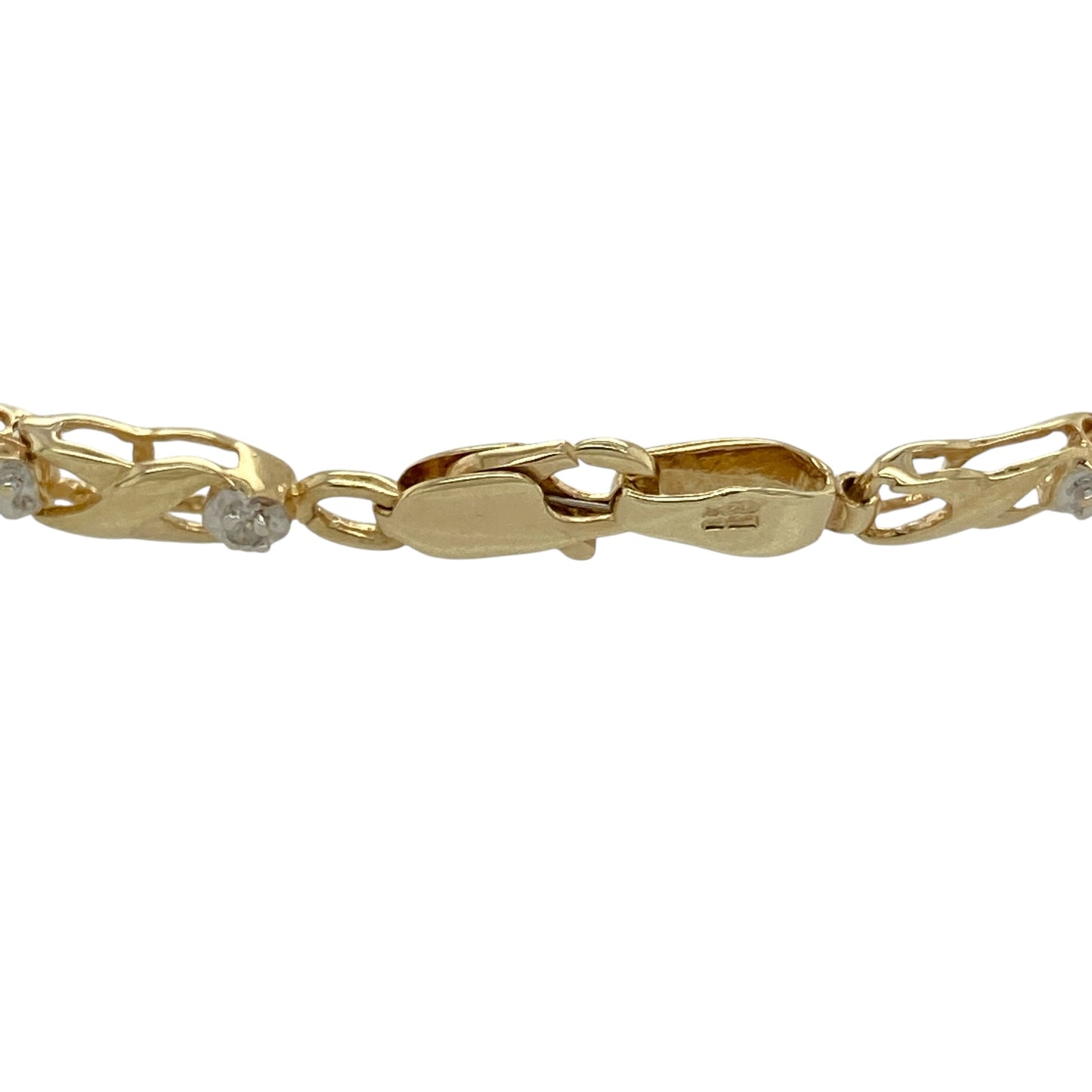 Bring stylish detail and subtle sparkle to your collection with this pre-owned 9ct yellow gold diamond set kiss patterned bracelet, featuring a symbolic design with timeless appeal—perfect for everyday wear or a meaningful gift.

Design: The bracelet features a repeating kiss “X” pattern design with a link width of approximately 4mm, accented with sparkling diamonds for an elegant and eye-catching finish.