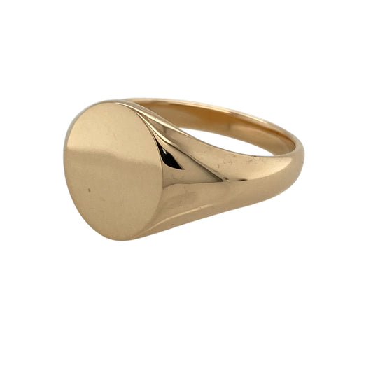 Bring timeless sophistication and bold style to your collection with this pre-owned 18ct rose tinted gold Clogau oval signet ring, featuring a classic design with elegant simplicity—perfect for everyday wear or a standout statement piece.

Design: The ring showcases a plain oval signet face measuring approximately 13mm in height, offering a smooth and understated look with timeless appeal.