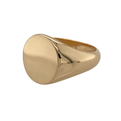 Bring timeless sophistication and bold style to your collection with this pre-owned 18ct rose tinted gold Clogau oval signet ring, featuring a classic design with elegant simplicity—perfect for everyday wear or a standout statement piece.

Design: The ring showcases a plain oval signet face measuring approximately 13mm in height, offering a smooth and understated look with timeless appeal.