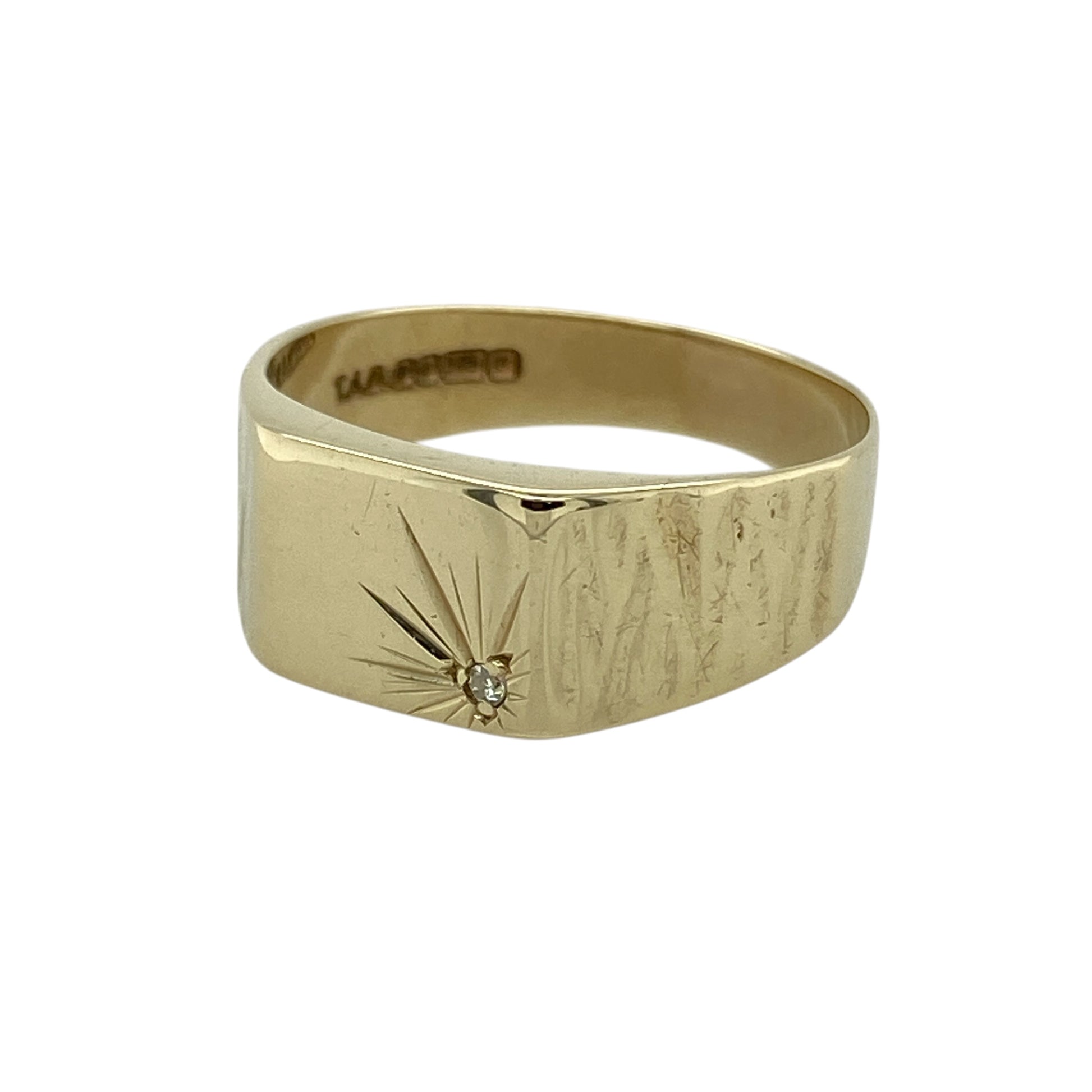 Bring classic style and refined sparkle to your collection with this pre-owned 9ct yellow gold diamond set signet ring, featuring a timeless design with elegant detail—perfect for everyday wear or a sophisticated statement piece.

Design: The ring showcases a signet-style front measuring approximately 7mm in height, accented with sparkling diamonds for a subtle yet eye-catching finish.