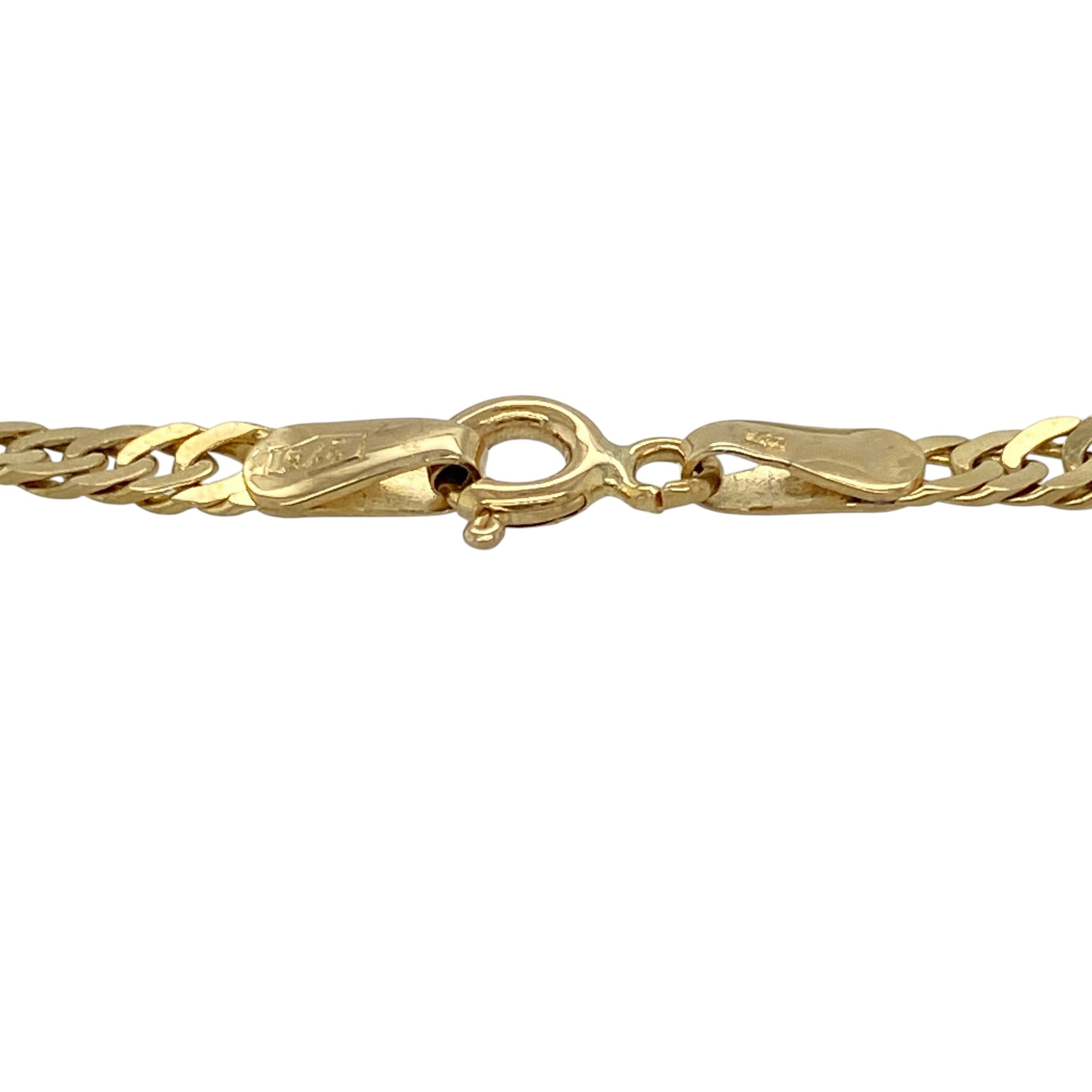 Add elegant sparkle to your jewellery collection with this pre-owned 9ct yellow gold Singapore bracelet, featuring a beautifully twisted link design with timeless everyday appeal—perfect for layering, special occasions, or effortless daily wear.

Design: The bracelet features the classic Singapore link pattern with delicate twisted links that catch the light beautifully, creating a refined and eye-catching appearance. The links measure approximately 3mm wide for a stylish and versatile look.