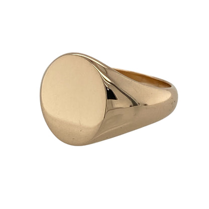 Add timeless heritage style to your jewellery collection with this pre-owned 18ct rose tinted gold Clogau plain oval signet ring, featuring a classic polished design with bold everyday appeal—perfect for statement wear, gifting, or traditional jewellery styling.

Design: The ring showcases a traditional plain oval signet front measuring approximately 13mm high, offering a clean and sophisticated look with timeless character.