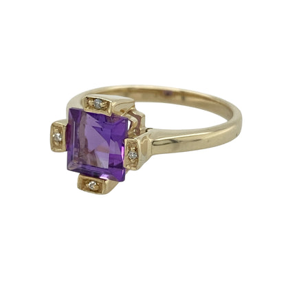 Add rich colour and timeless elegance to your jewellery collection with this pre-owned 9ct yellow gold diamond and amethyst ring, featuring a striking square-cut gemstone with delicate diamond sparkle—perfect for special occasions, gifting, or sophisticated everyday wear.

Design: The ring showcases a beautiful square-cut amethyst stone measuring approximately 7mm by 7mm, complemented by sparkling diamond accents that enhance the elegance and brilliance of the design.