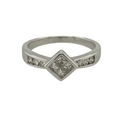 18ct White Gold & Diamond Illusion Set Solitaire Ring