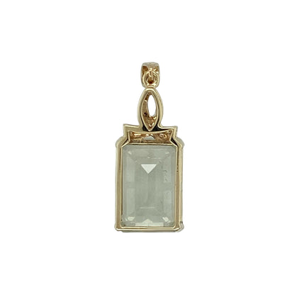 Add elegant colour and timeless sparkle to your jewellery collection with this pre-owned 9ct yellow gold diamond and green amethyst pendant, featuring a striking rectangular gemstone with refined diamond detail—perfect for special occasions, gifting, or sophisticated everyday wear.

Design: The pendant showcases a beautiful rectangular green amethyst stone measuring approximately 14mm by 10mm, accented with sparkling diamond detailing for an elegant and eye-catching finish.