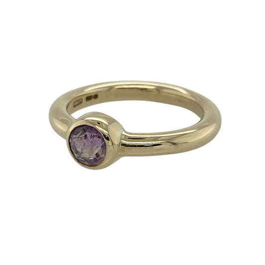Add rich colour and timeless elegance to your jewellery collection with this pre-owned 9ct yellow gold amethyst solitaire ring, featuring a classic single stone design with sophisticated everyday appeal—perfect for special occasions, gifting, or elegant daily wear.

Design: The ring showcases a beautiful round amethyst solitaire stone measuring approximately 6mm in diameter, creating a refined and eye-catching look with deep purple colour and timeless charm.