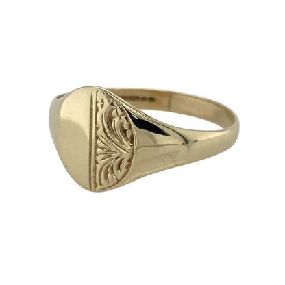 Add classic vintage-inspired style to your jewellery collection with this pre-owned 9ct yellow gold half patterned oval signet ring, featuring timeless engraved detailing with elegant everyday appeal—perfect for formal wear, gifting, or traditional jewellery styling.

Design: The ring showcases a traditional oval signet front measuring approximately 11mm high, enhanced with half patterned detailing that adds texture and distinctive character to the classic design.
