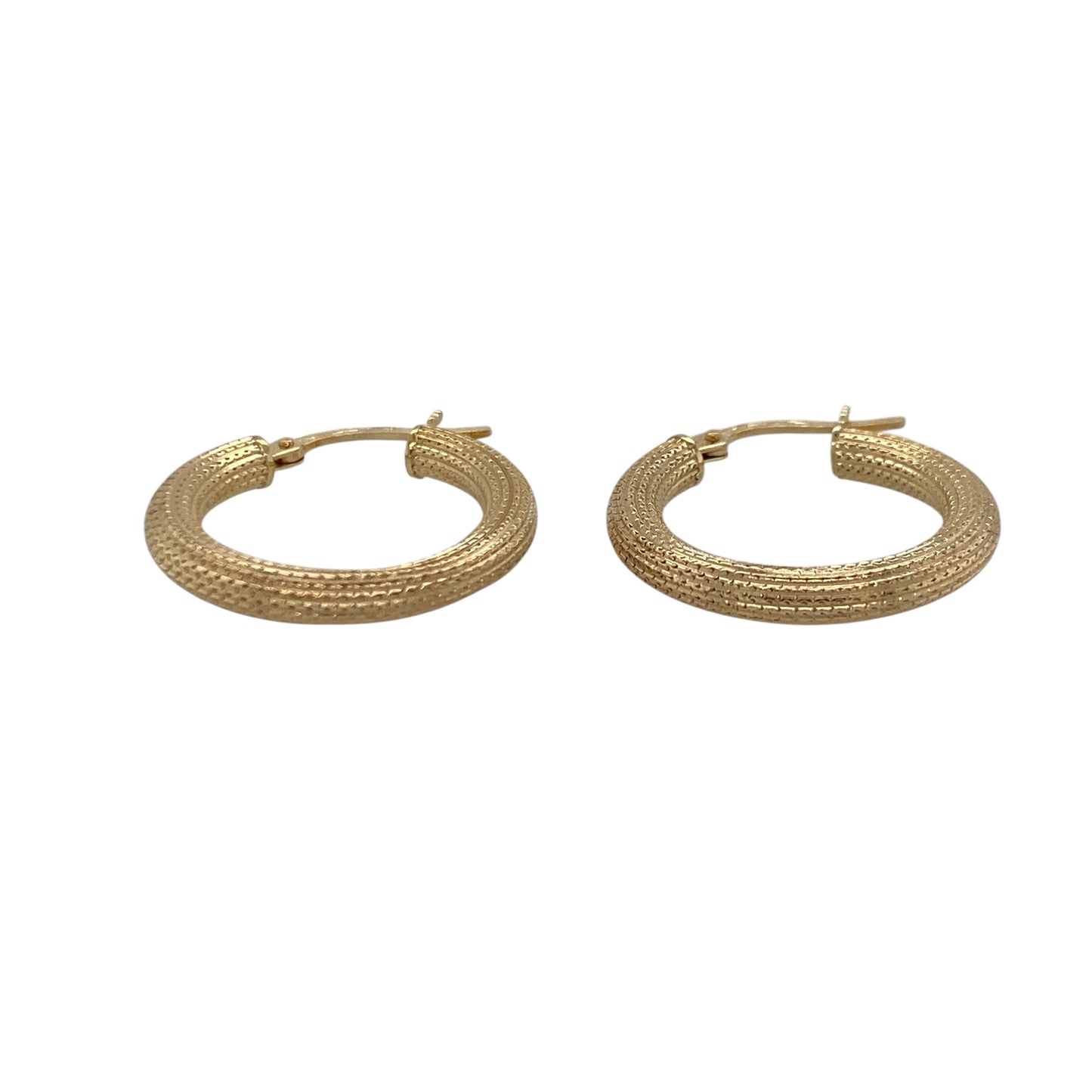 Add timeless style and subtle sparkle to your jewellery collection with these pre-owned 9ct yellow gold textured hoop creole earrings, featuring a classic hoop design with elegant detailing—perfect for everyday wear, occasion styling, or effortless gifting.

Design: The earrings feature a traditional hoop creole design with a textured finish that catches the light beautifully, creating a refined and eye-catching look.