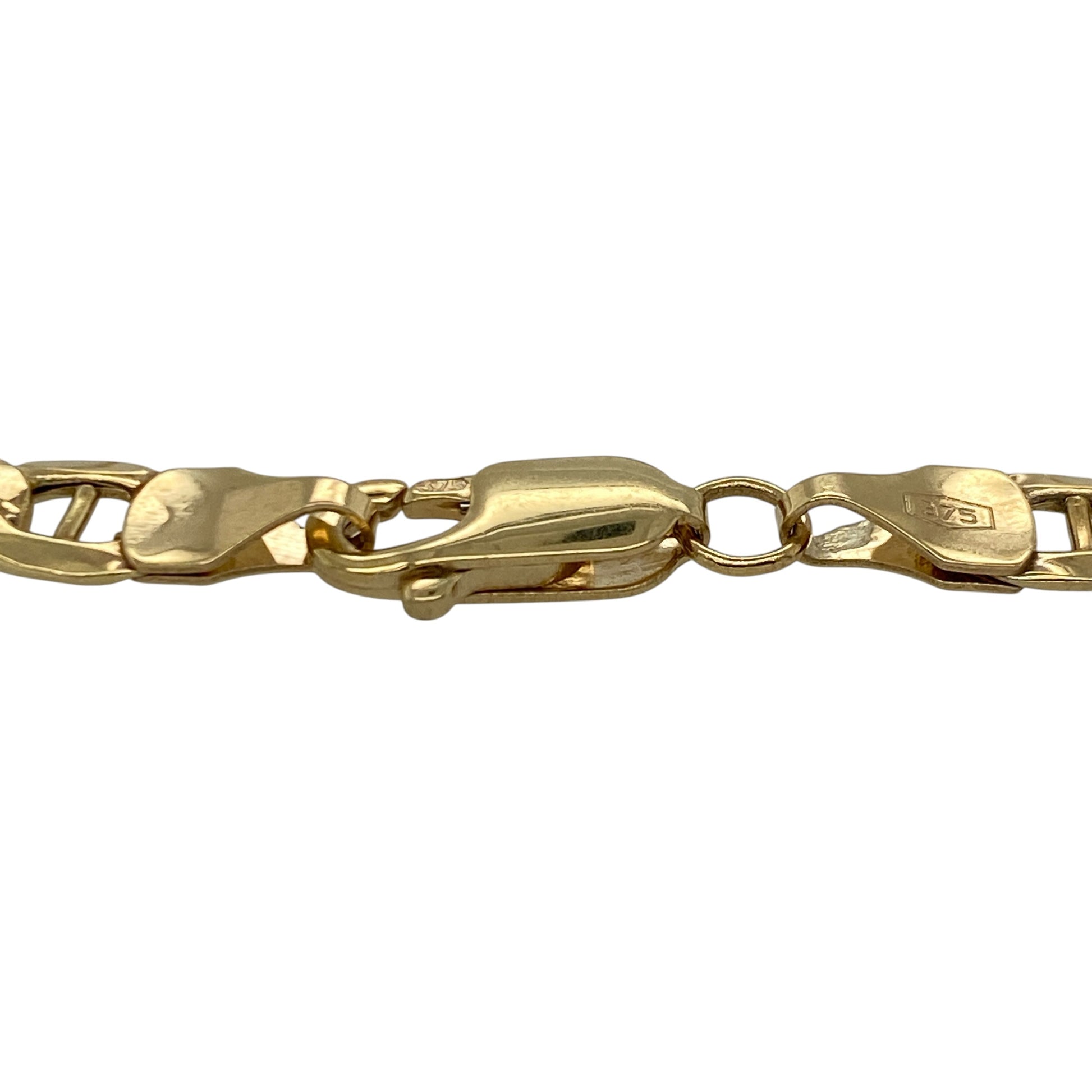 Add classic nautical-inspired style to your jewellery collection with this pre-owned 9ct yellow gold anchor bracelet, featuring a timeless link design with versatile everyday appeal—perfect for layering, gifting, or effortless daily wear.

Design: The bracelet features traditional anchor links measuring approximately 5mm wide, creating a strong and elegant look with a classic chain style that never goes out of fashion.