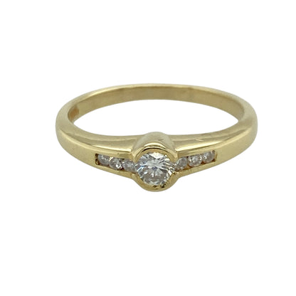 18ct Gold & Diamond Set Solitaire Ring