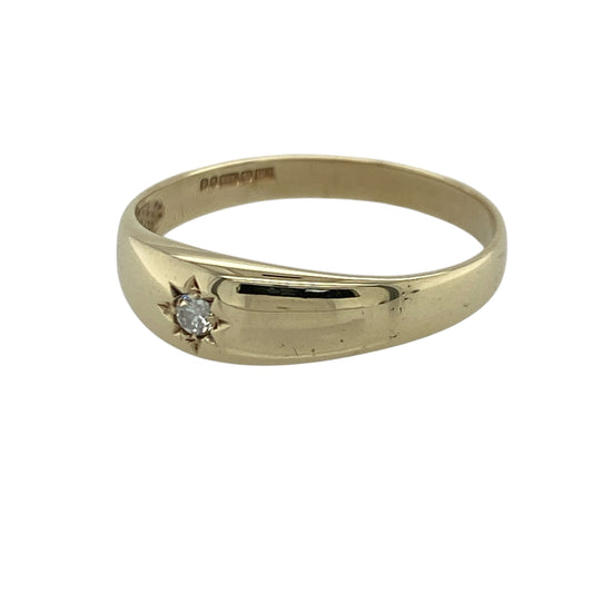 Add timeless sparkle and contemporary style to your jewellery collection with this pre-owned 9ct yellow gold diamond set solitaire band ring, featuring a sleek wide band design with elegant everyday appeal—perfect for gifting, special occasions, or sophisticated daily wear.

Design: The ring features a polished band design measuring approximately 6mm wide at the front, highlighted by a sparkling solitaire diamond of approximately 0.05ct.