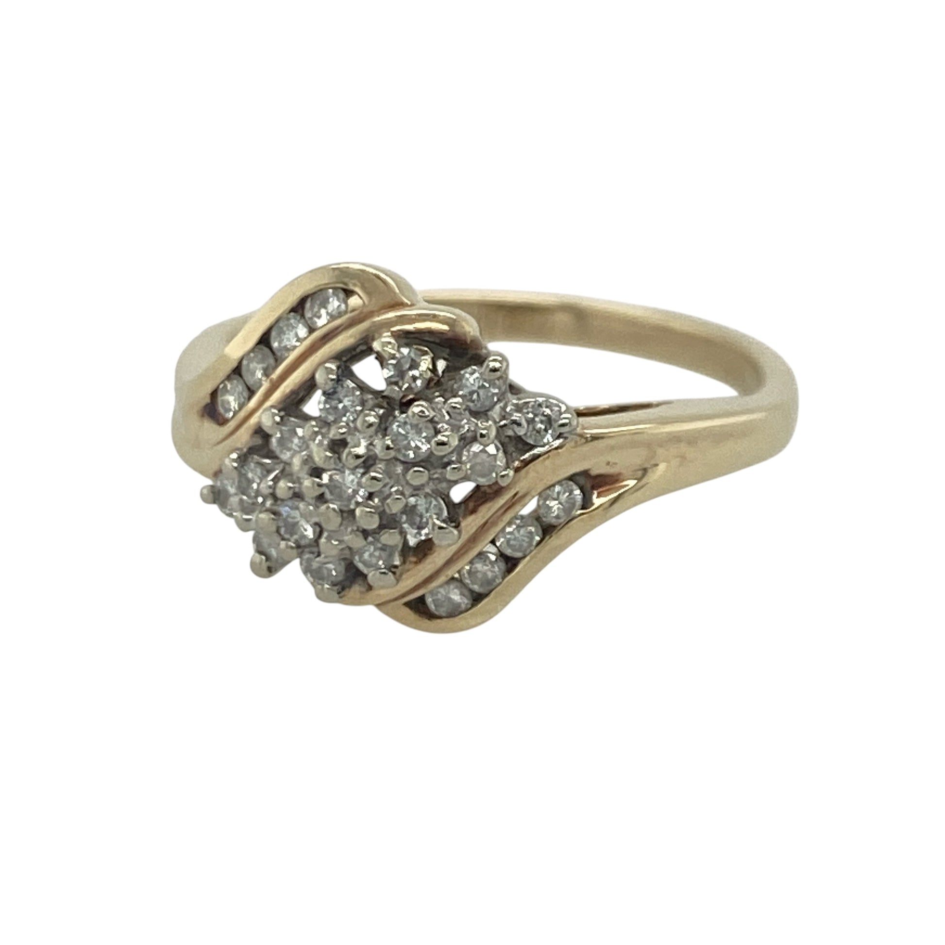 Add timeless sparkle and elegant sophistication to your jewellery collection with this pre-owned 9ct yellow gold diamond set cluster twist ring, featuring a striking multi-diamond design with graceful flowing detail—perfect for special occasions, gifting, or luxurious everyday wear.

Design: The ring showcases a beautiful diamond cluster centre within an elegant twist setting, creating a refined and eye-catching appearance.