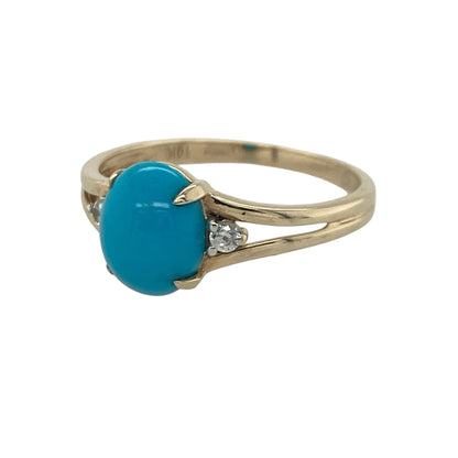 Add vibrant colour and timeless elegance to your jewellery collection with this pre-owned 9ct yellow gold turquoise-coloured stone and cubic zirconia ring, featuring a classic three-stone design with refined everyday appeal—perfect for special occasions, gifting, or stylish daily wear.

Design: The ring showcases a beautiful oval turquoise-coloured stone measuring approximately 9mm by 7mm, creating a striking focal point with its vibrant hue.