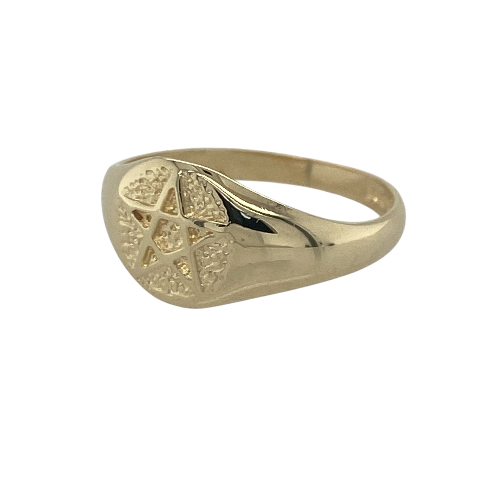 Add distinctive symbolism and timeless style to your jewellery collection with this pre-owned 9ct yellow gold pentagram star round signet ring, featuring a bold engraved design with unique statement appeal—perfect for everyday wear, gifting, or collectors of symbolic jewellery.

Design: The ring showcases a round signet-style front measuring approximately 9mm high, engraved with a striking pentagram star motif.