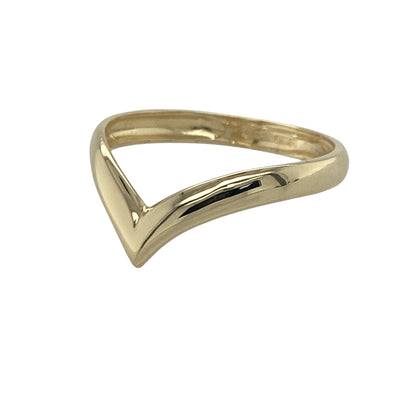Add timeless simplicity and elegant styling to your jewellery collection with this pre-owned 9ct yellow gold plain wishbone ring, featuring a classic shaped design with versatile everyday appeal—perfect for stacking, gifting, or effortless daily wear.

Design: The ring features a traditional wishbone shape with a smooth polished finish, creating a graceful and understated look. Measuring approximately 3mm wide, the band offers a refined profile that is both comfortable and easy to wear.