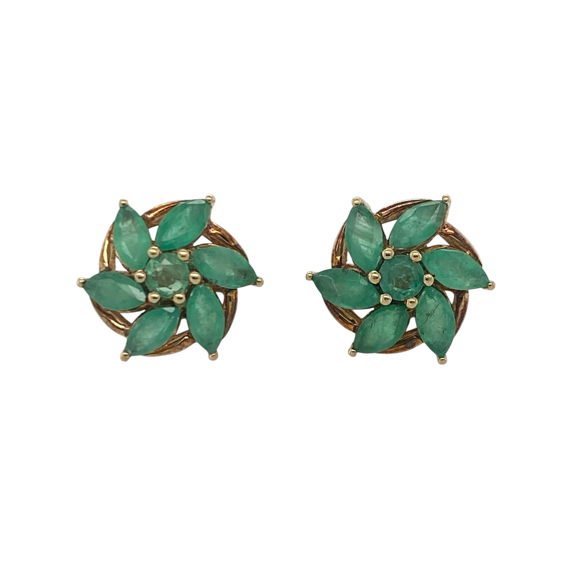 Add vibrant colour and timeless elegance to your jewellery collection with these pre-owned 9ct yellow gold emerald flower cluster stud earrings, featuring a beautifully detailed floral design with classic gemstone appeal—perfect for special occasions, gifting, or sophisticated everyday wear.

Design: The earrings showcase elegant flower cluster designs, each formed from a round emerald centre stone measuring approximately 3mm in diameter
