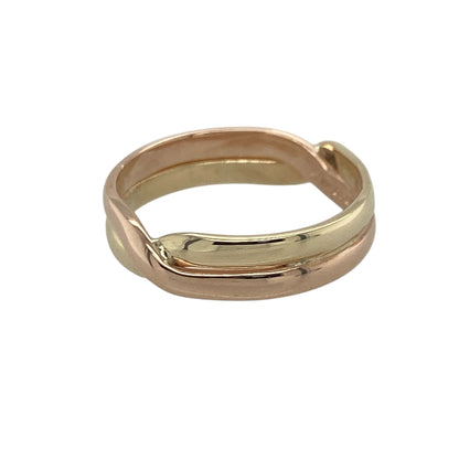 Add a touch of Welsh heritage and timeless elegance to your jewellery collection with this pre-owned 9ct yellow and rose gold Cymru Gold double band twist ring, featuring a distinctive two-tone design with sophisticated everyday appeal—perfect for gifting, special occasions, or stylish daily wear.

Design: The ring features an elegant double band twist design measuring approximately 4mm wide, with intertwined yellow and rose gold bands creating a beautifully flowing and eye-catching appearance.
