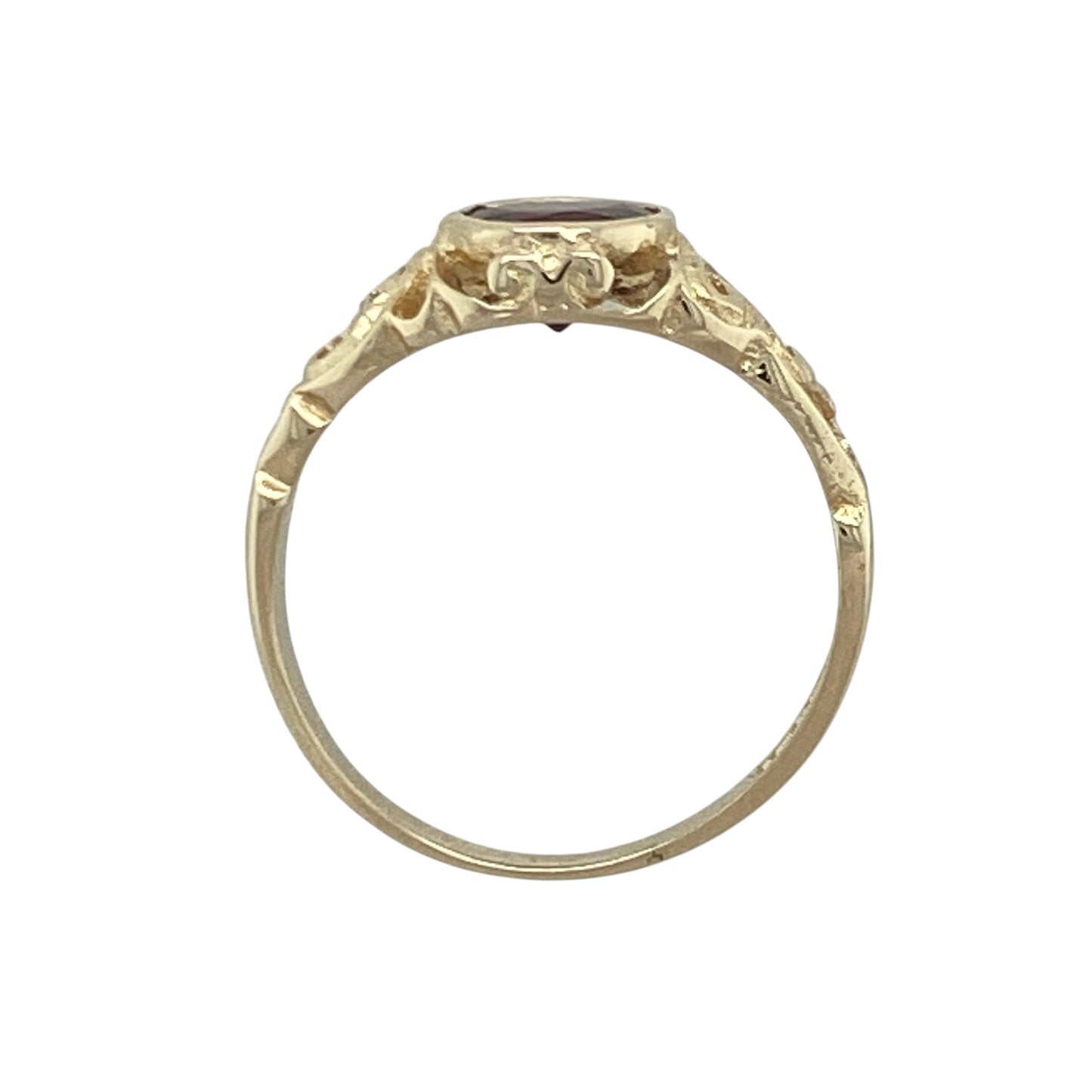 9ct Gold & Garnet Patterned Ring